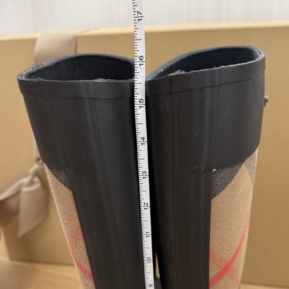 Burberry Black and Tan Checkered Boots - Picture 12 of 17